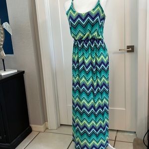 Self Esteem maxi dress size medium flattering summer colors